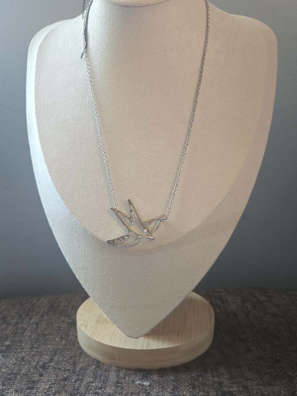 Vintage Cookie Lee Silver Tone Sparrow Bird Necklace 💫